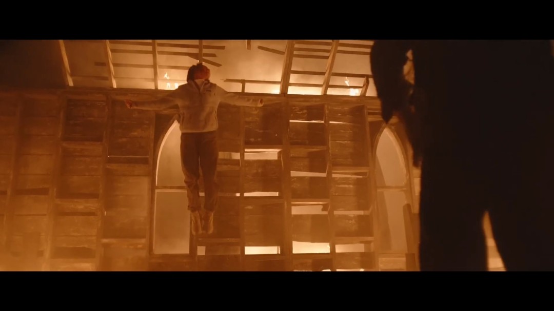 胆子小别看!《验尸官》导演恐怖新片《鬼上车》首曝预告