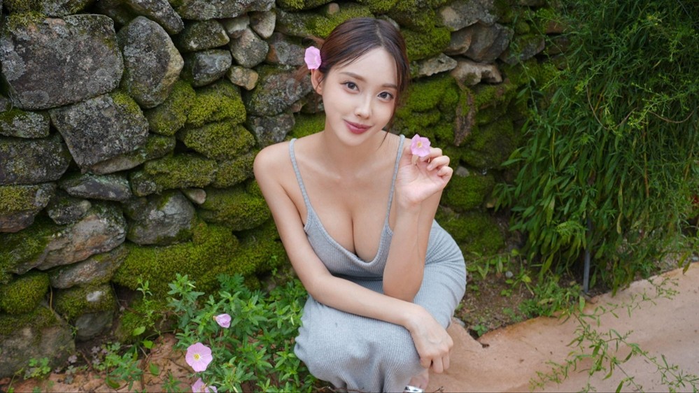 《阿西美女室友2》手游预约破10万,Storytaco加速影游布局
